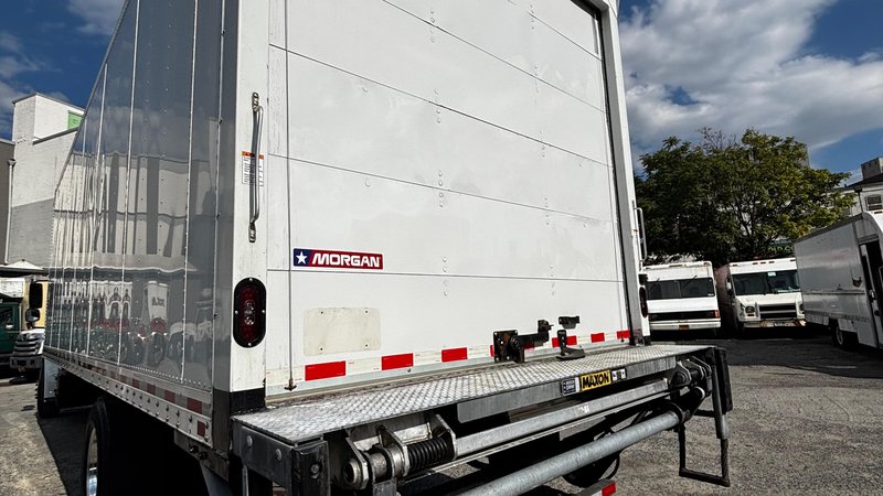 Sultan truck rear loading